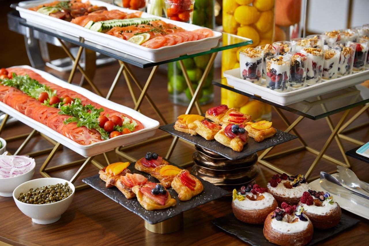 The London West Hollywood At Beverly Hills Εξωτερικό φωτογραφία A buffet