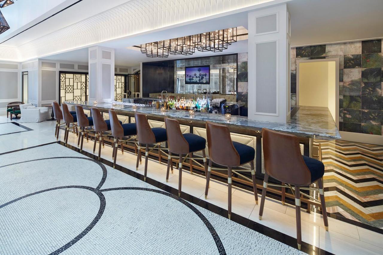 The London West Hollywood At Beverly Hills Εξωτερικό φωτογραφία The bar at the hotel