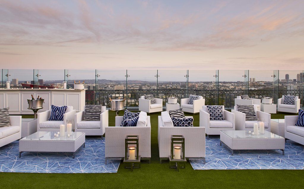 The London West Hollywood At Beverly Hills Εξωτερικό φωτογραφία The rooftop lounge at the Beverly Hills Hotel